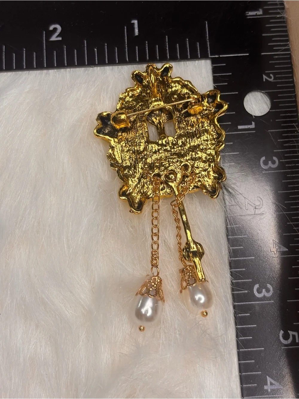 Vintage Style Cuckoo Clock Brooch – Moving Pendulum & Pearl Dangles
